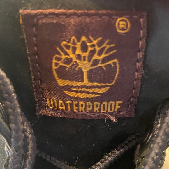 Timberland Kids black suede waterproof boots. Size 13.5. Excellent condition - Picture 3 of 5